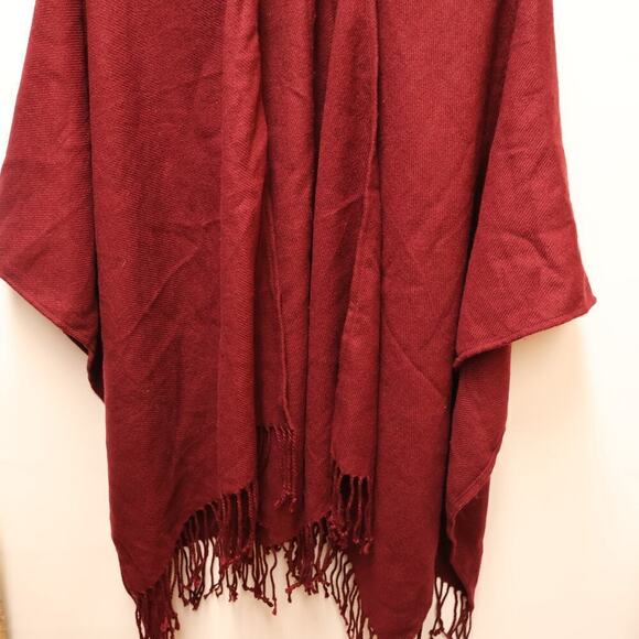 100 % Acrylic Cape Fringe Bottom Open Front Cranberry One Size - Picture 3 of 16